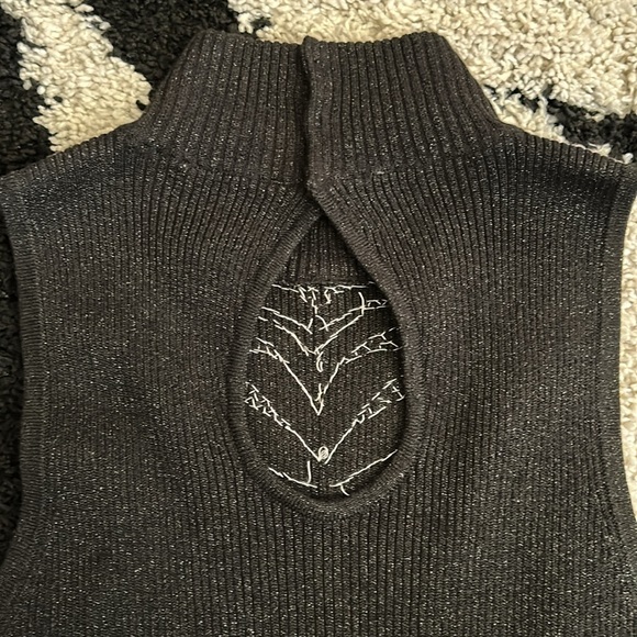 CACHE Black sleeveless embellished sequin shimmery top size L - Picture 4 of 5